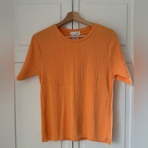 Peach fuzz %100 cotton ribbed knit tee size M